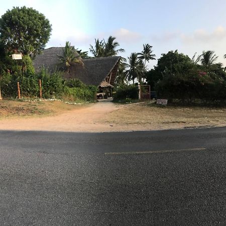Travellers Inn Resort Malindi Kijiwetanga Extérieur photo