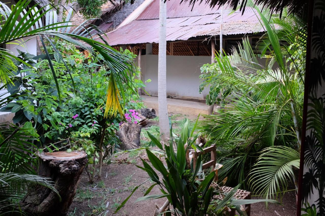 Travellers Inn Resort Malindi Kijiwetanga Extérieur photo